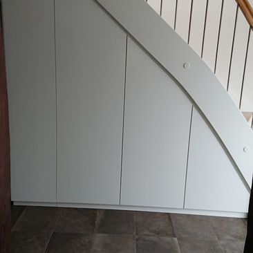 Tischlerei Suchfort aus Göttingen - Stauraum unter Holztreppe